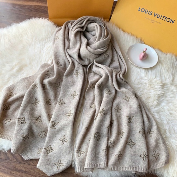 whitescarf